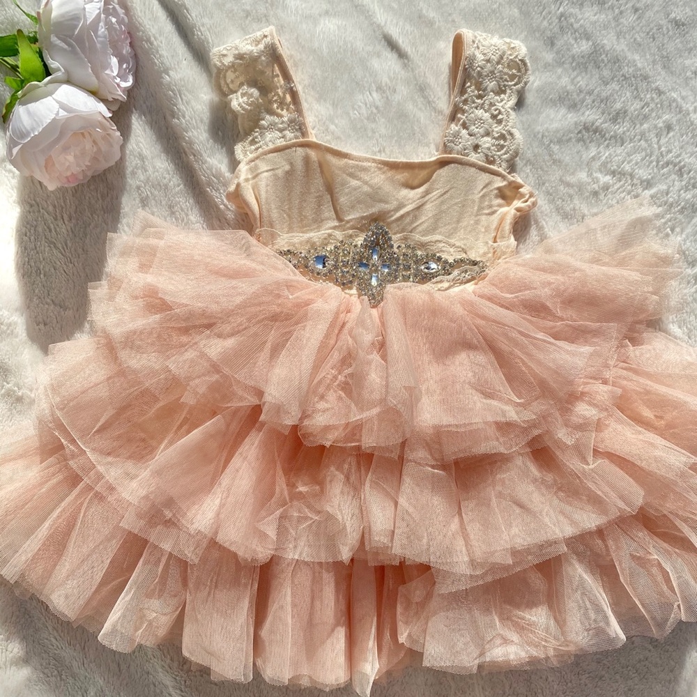 Beautiful special occasion dress 💕